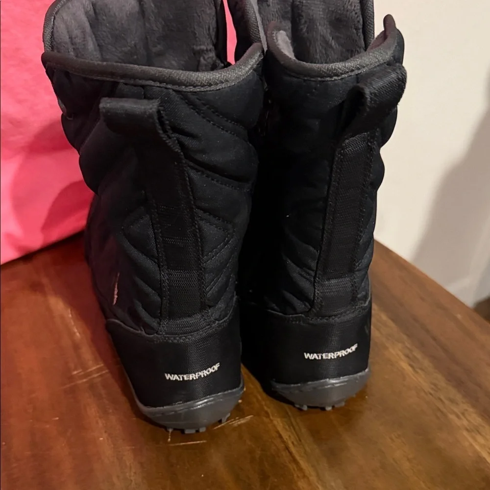 Columbia Women's Black Quilted Winter Boots